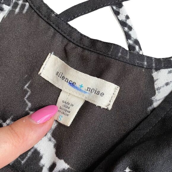 Urban Outfitters‎ Silence and Noise Black Abstract Mini Dress Criss Cross Back S - Picture 2 of 5